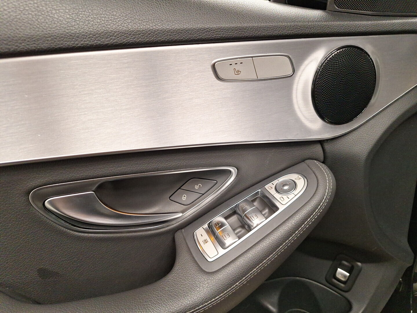 MERCEDES-BENZ C 2020
