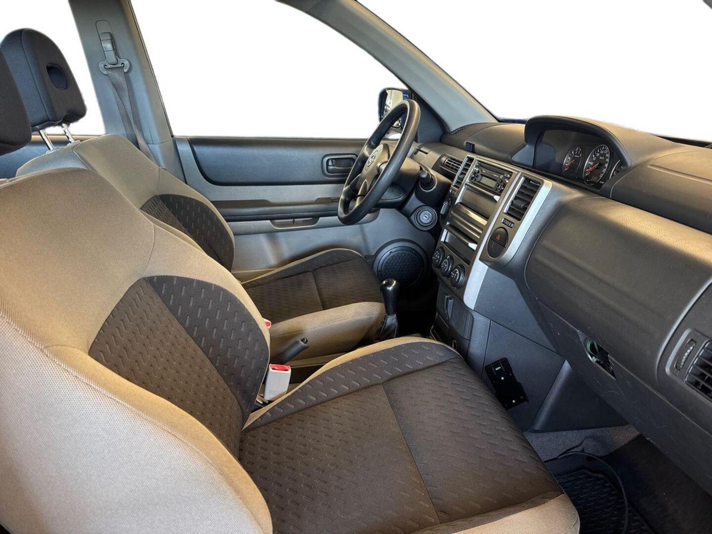 NISSAN X-TRAIL 9