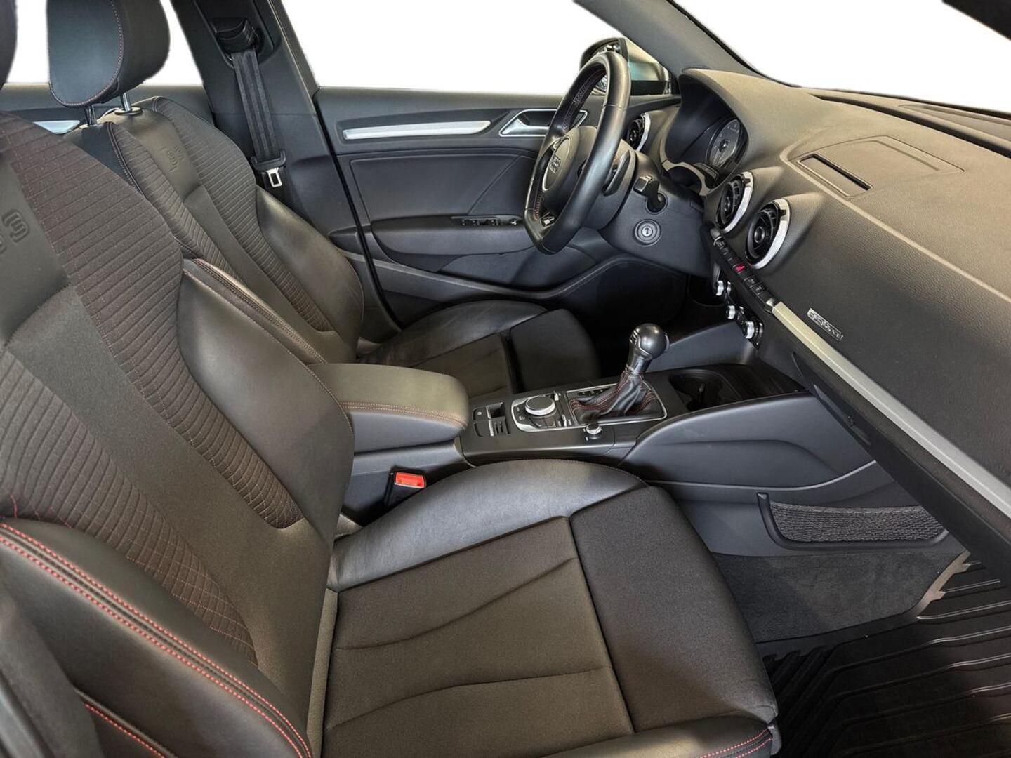 AUDI S3 2015