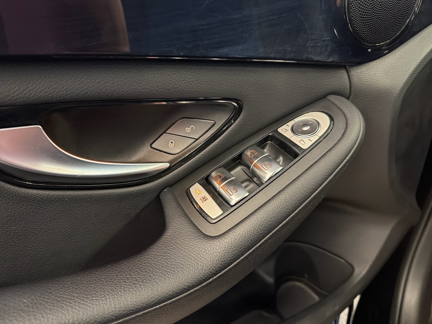 MERCEDES-BENZ C 2019