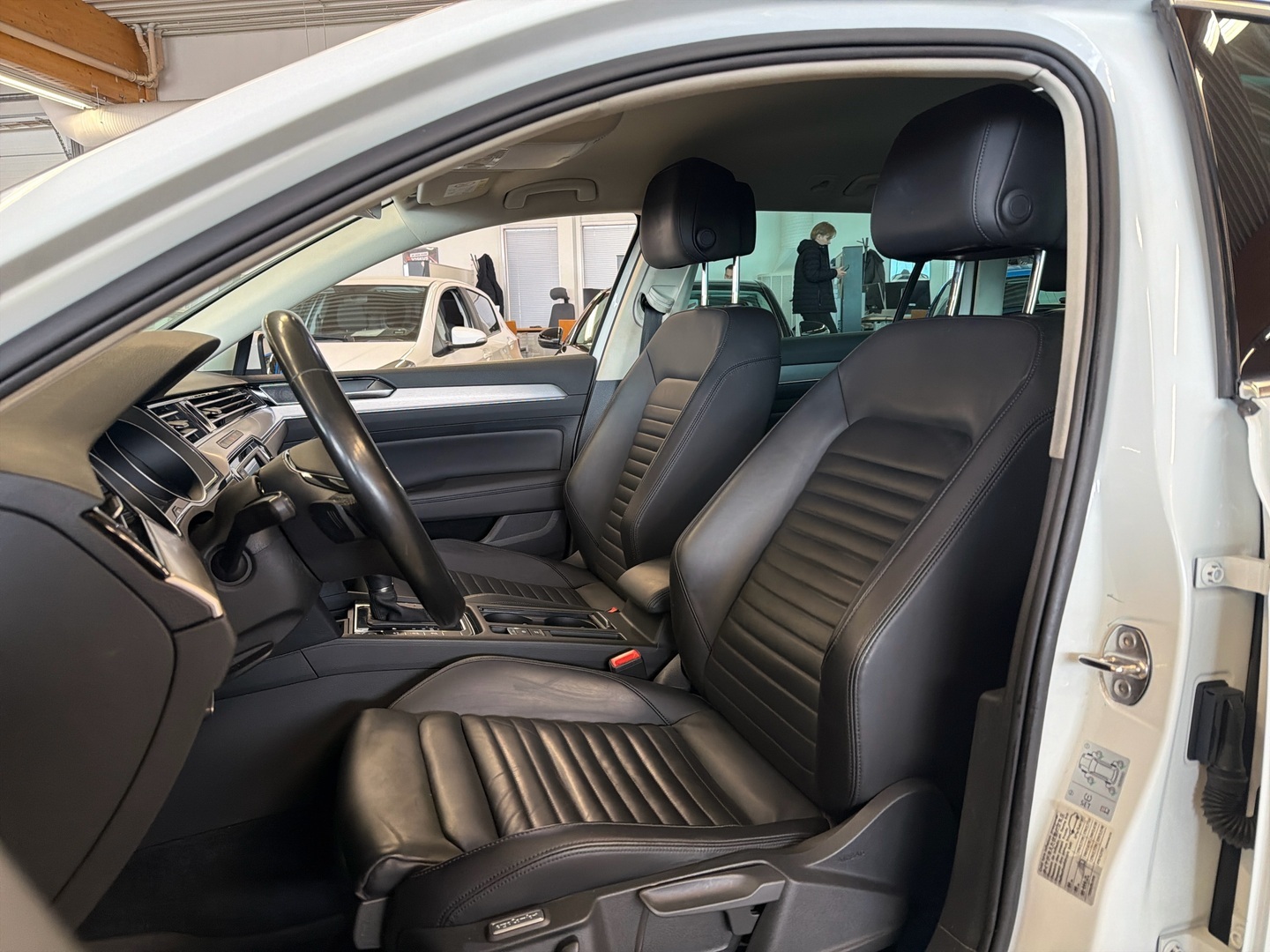 VOLKSWAGEN Passat 2016