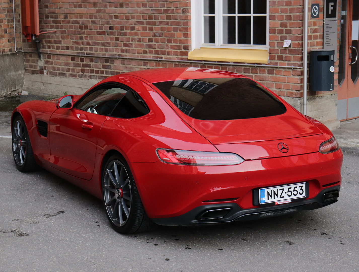 MERCEDES-BENZ AMG GT S 2015