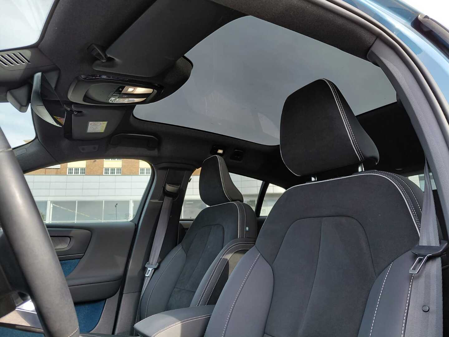 VOLVO C40 2023