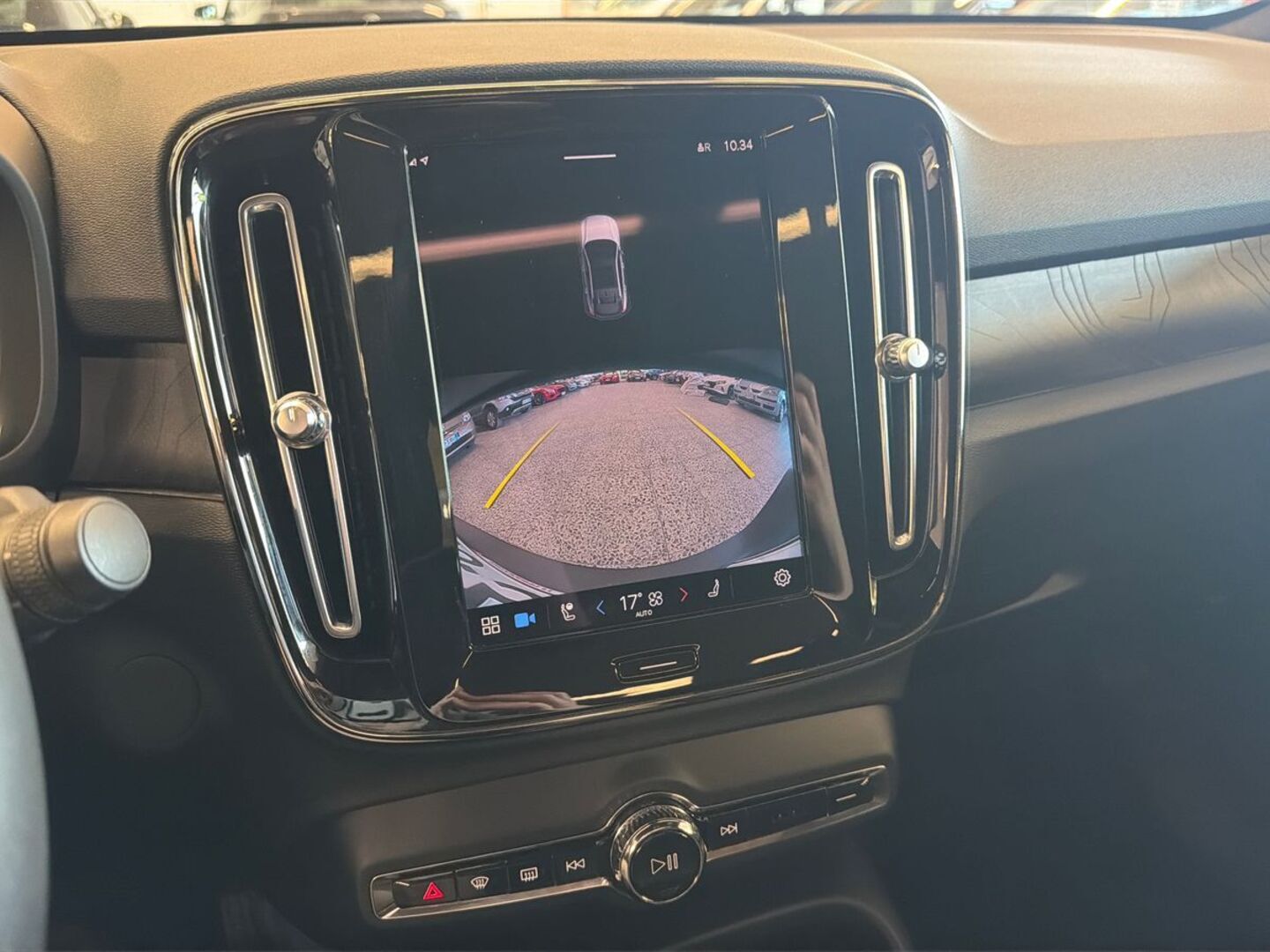 VOLVO C40 2023