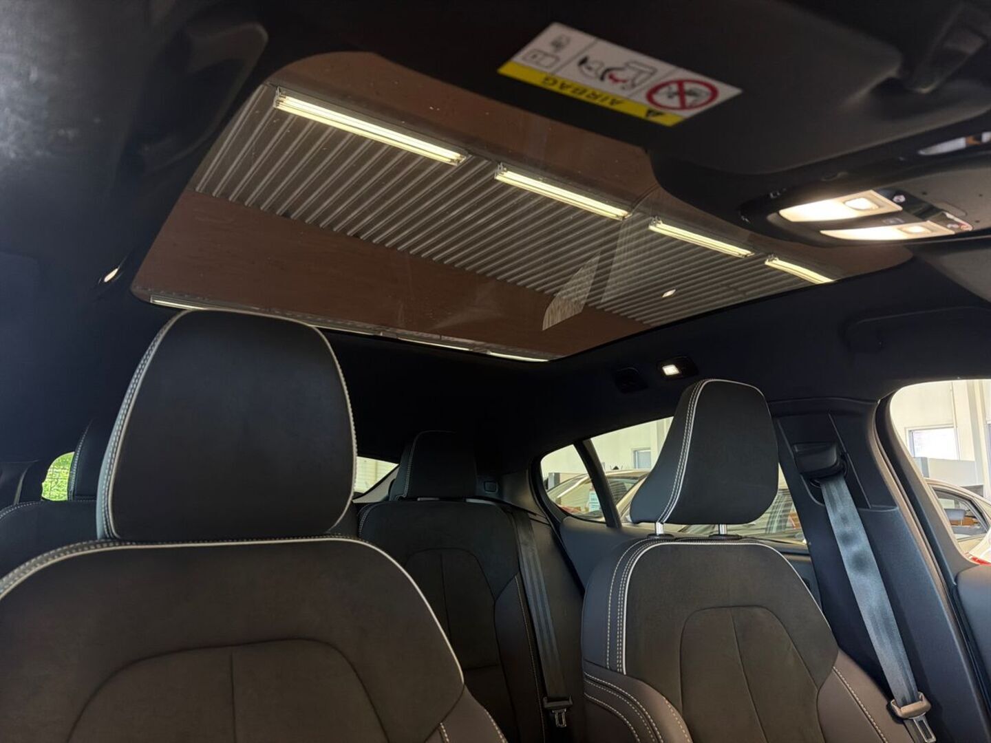 VOLVO C40 2023
