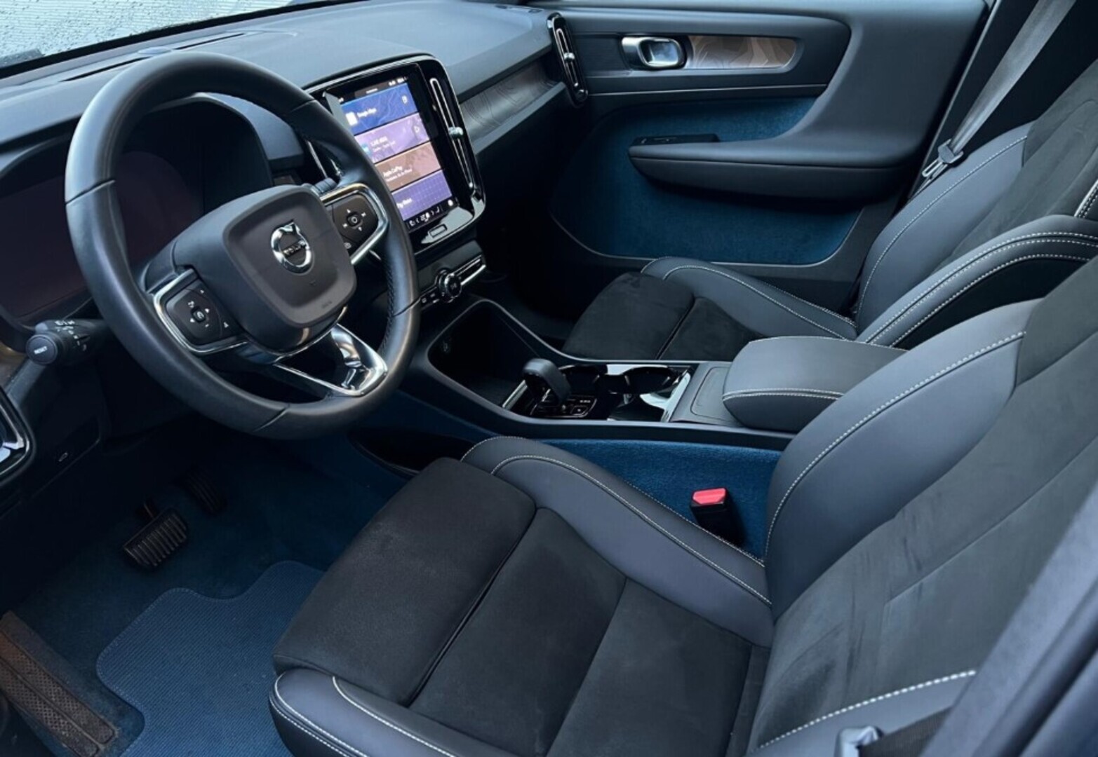 VOLVO C40 2023