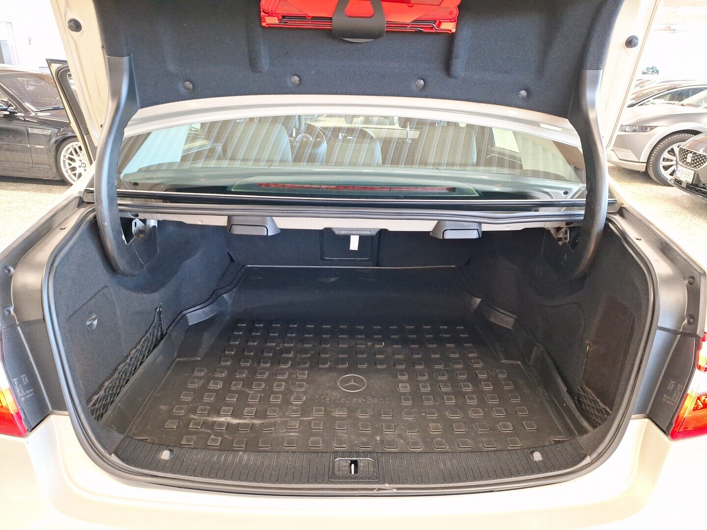 MERCEDES-BENZ E 2010