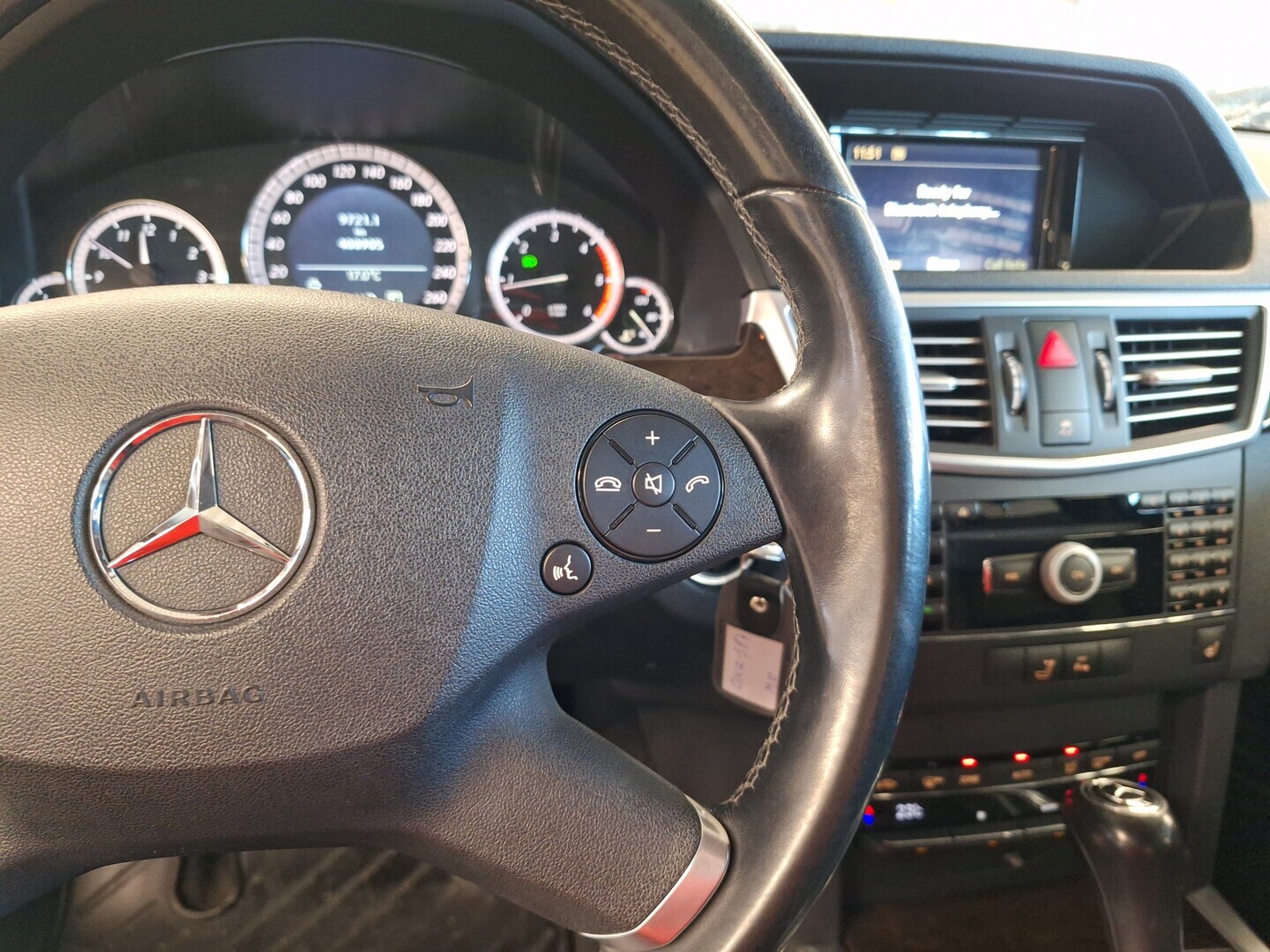 MERCEDES-BENZ E 2010