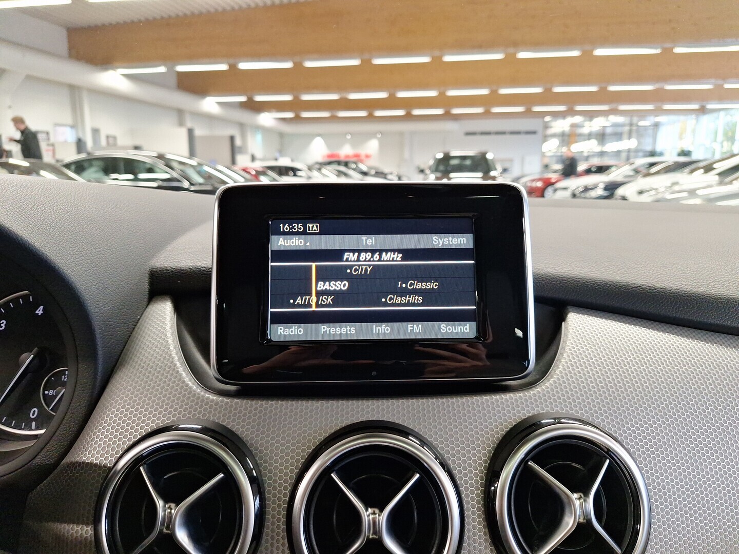 MERCEDES-BENZ B 2012