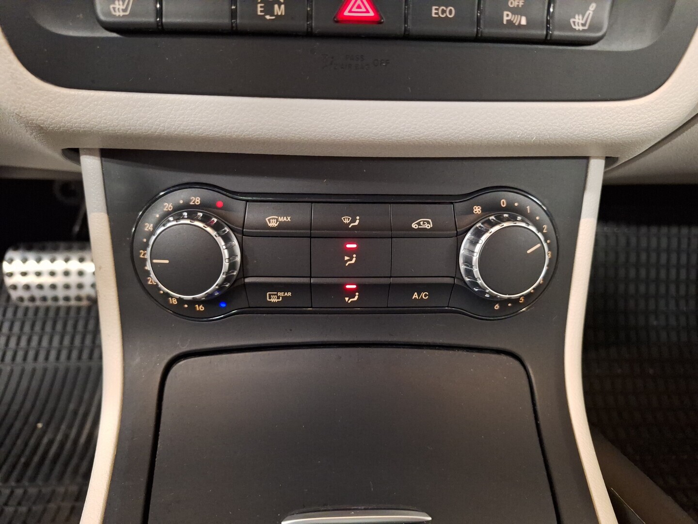 MERCEDES-BENZ B 2012