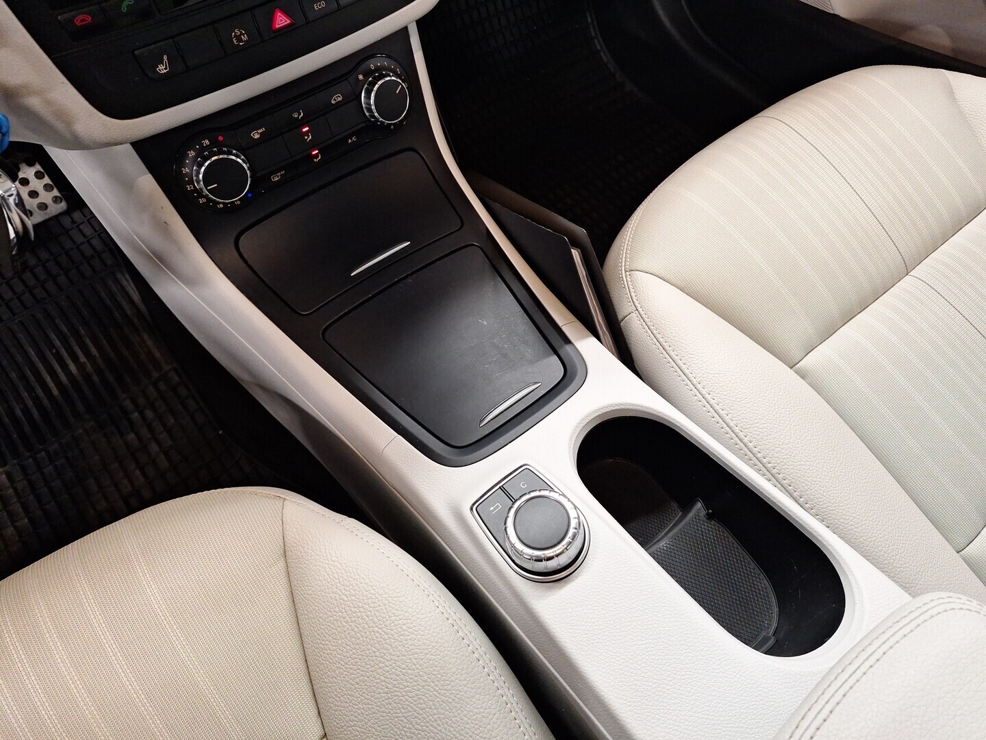 MERCEDES-BENZ B 2012