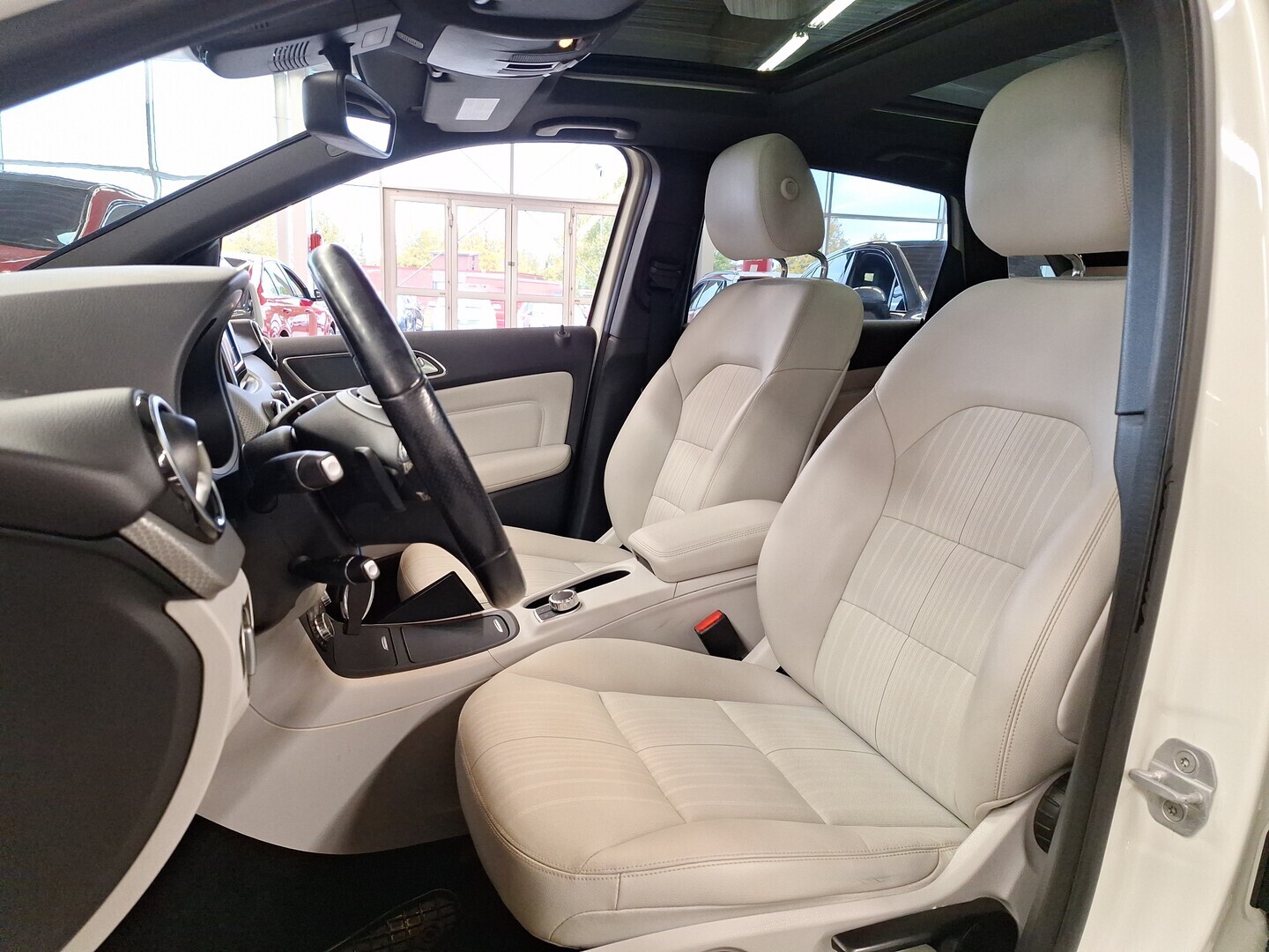 MERCEDES-BENZ B 2012