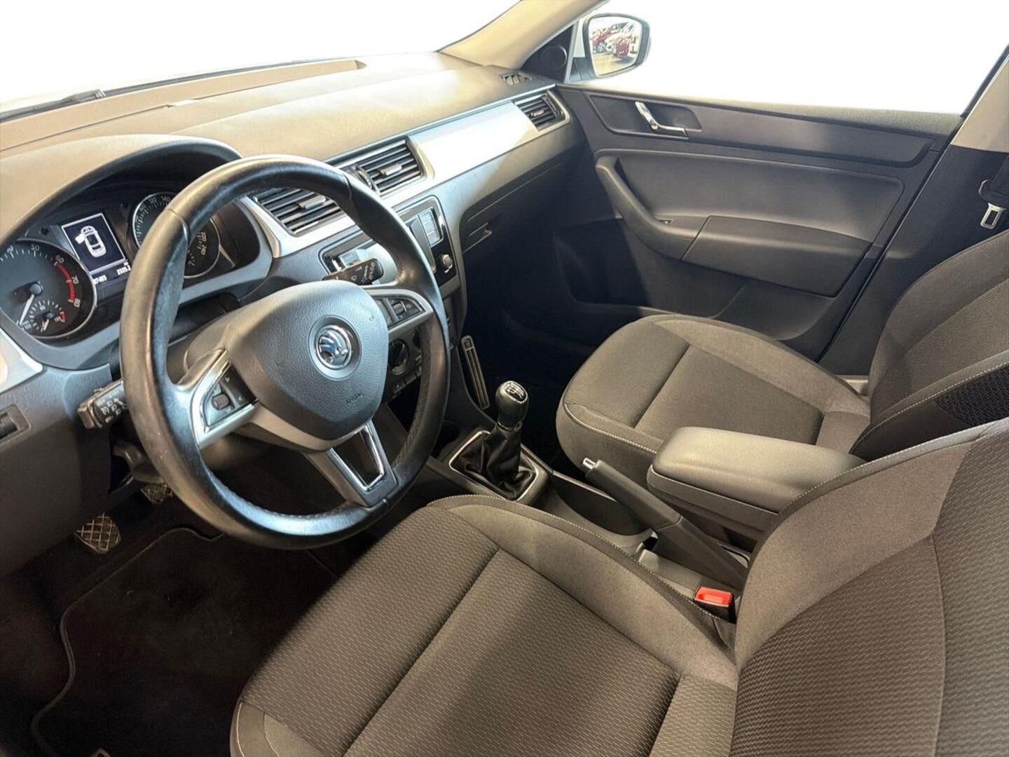 SKODA Rapid 2016