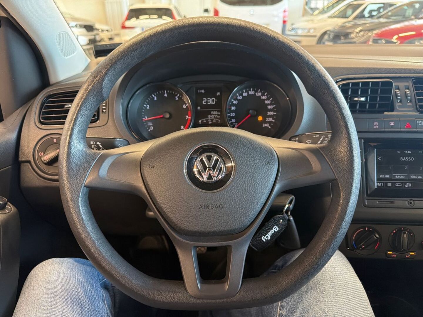 VOLKSWAGEN Polo 2017