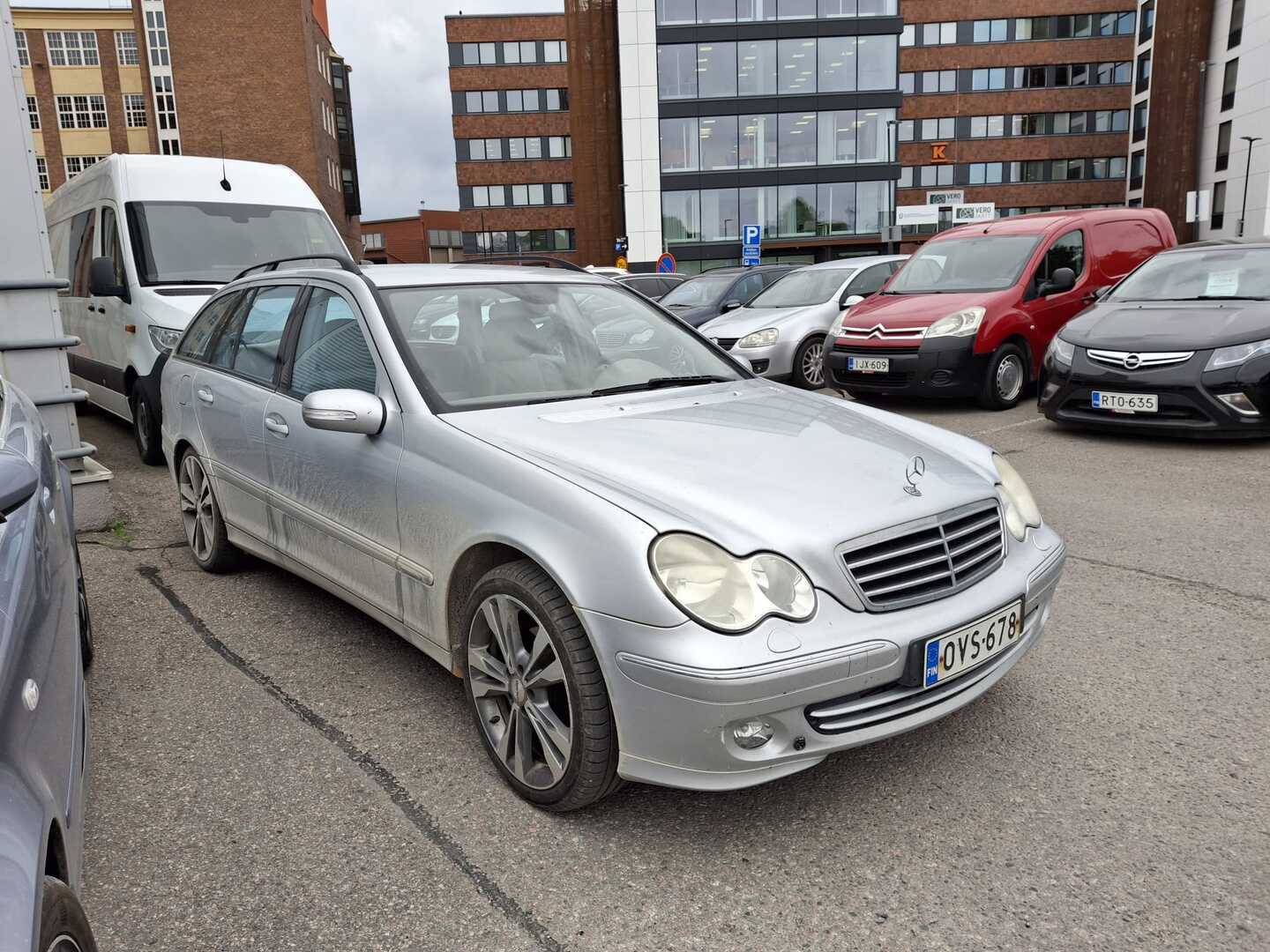 MERCEDES-BENZ C 2006