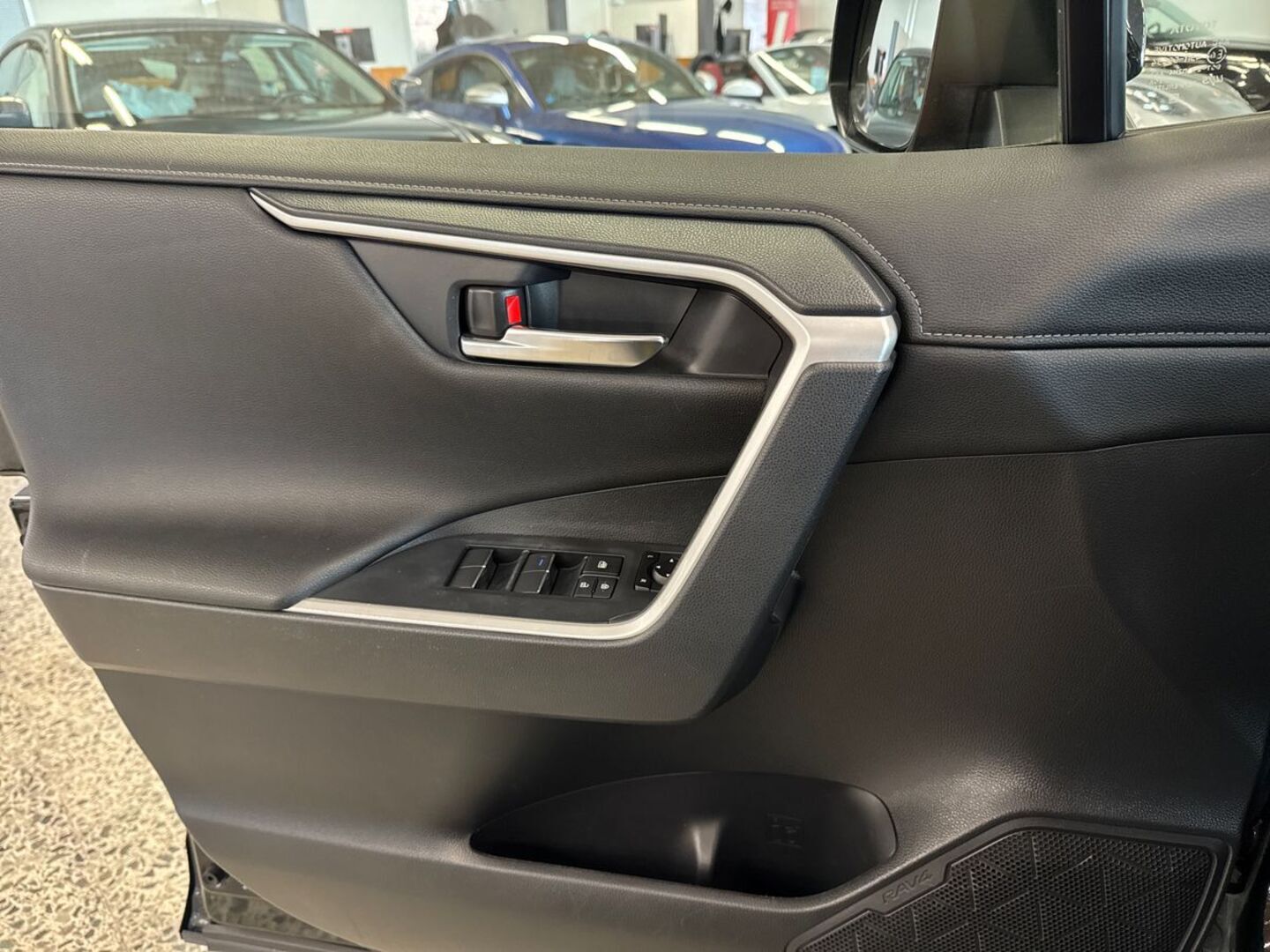 TOYOTA RAV4 2021