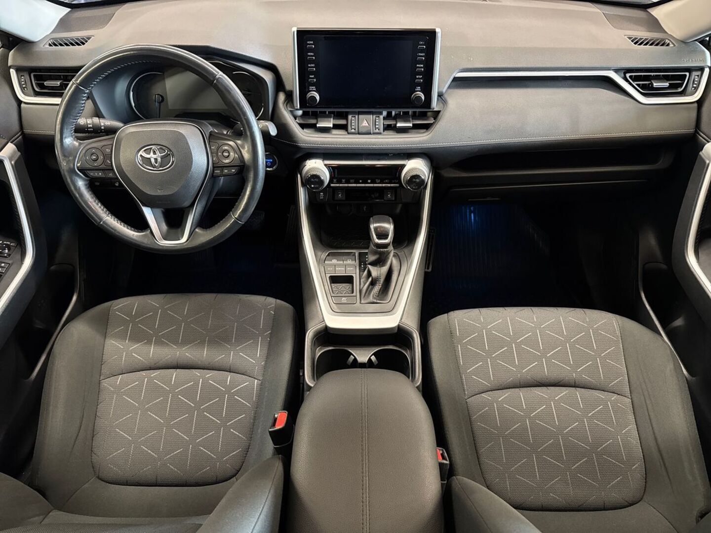 TOYOTA RAV4 2021