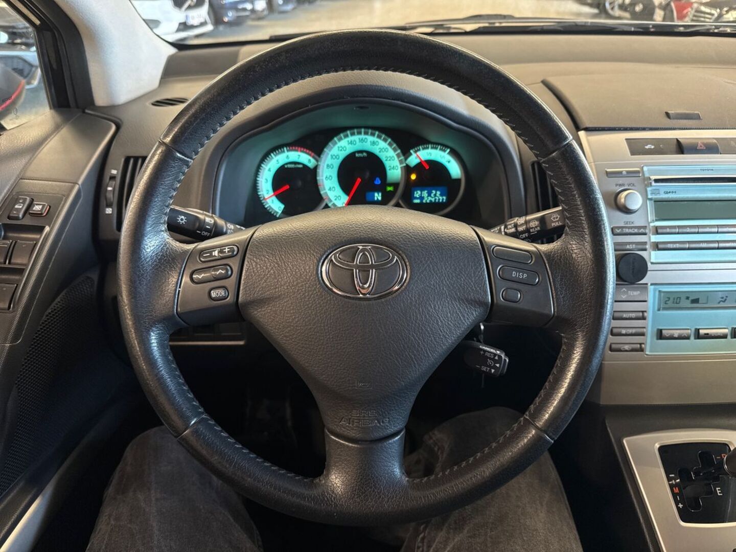 TOYOTA Corolla Verso 2008