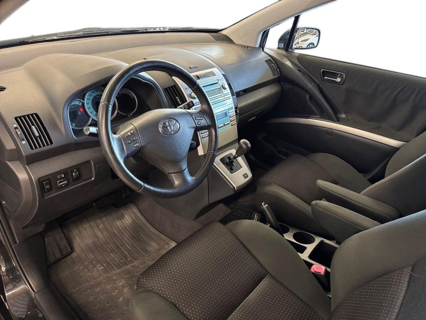 TOYOTA Corolla Verso 2008