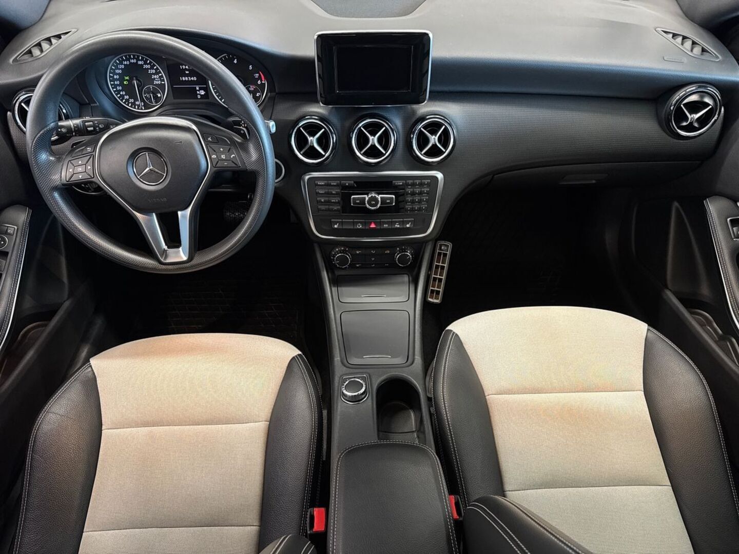 MERCEDES-BENZ A 2013