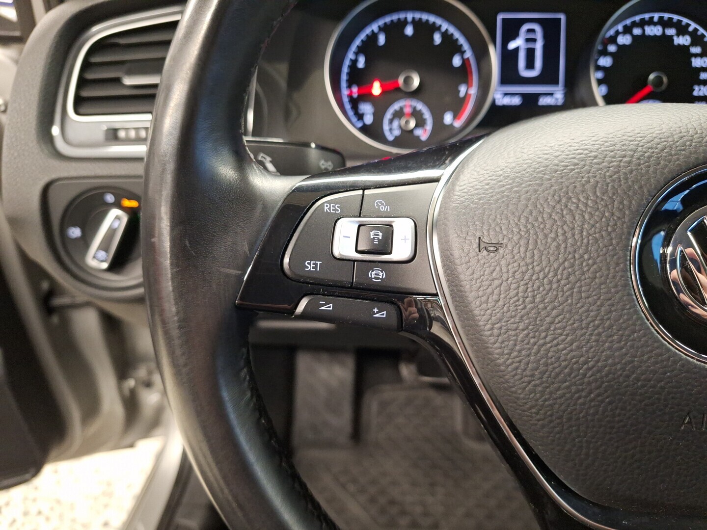 VOLKSWAGEN Golf 2019