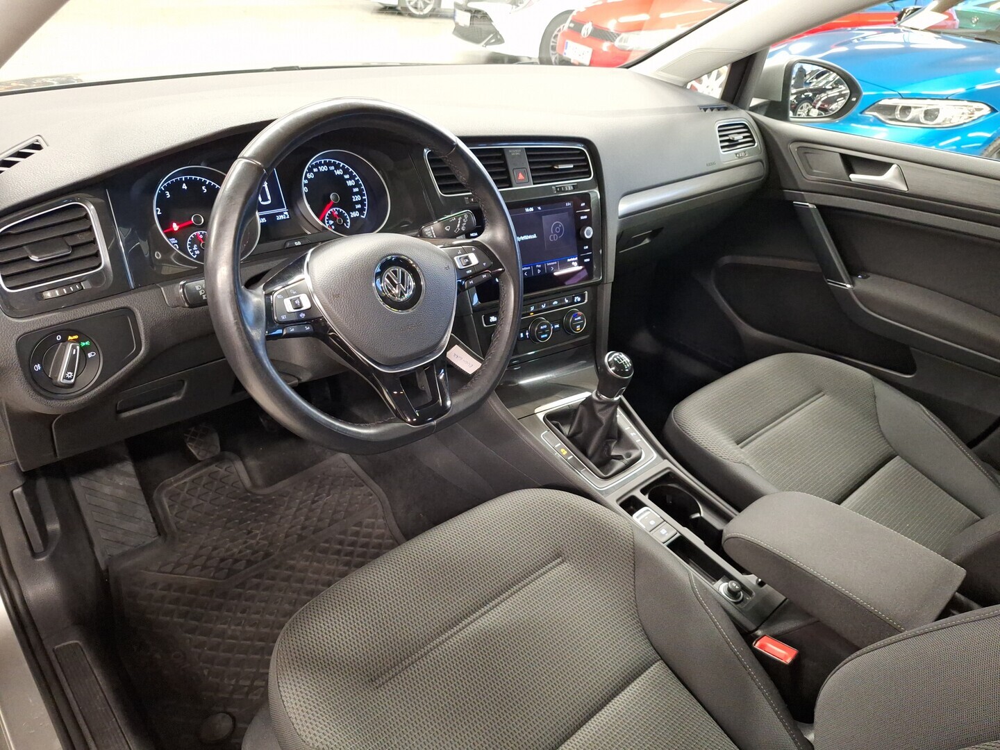 VOLKSWAGEN Golf 2019