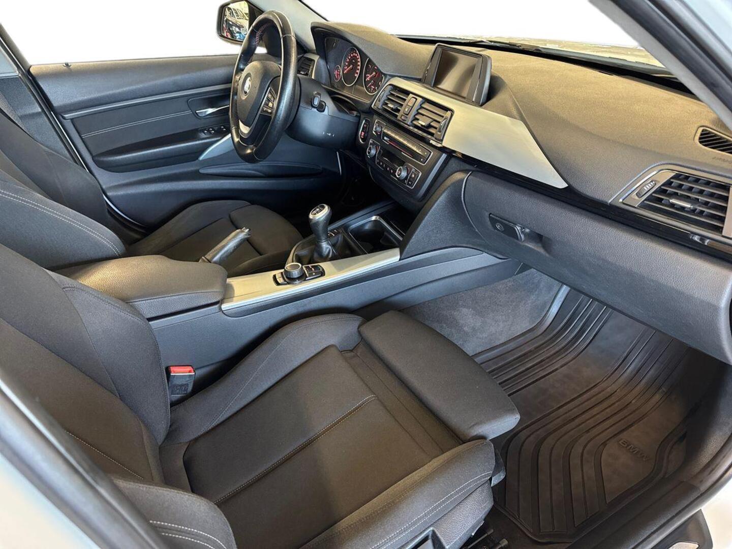 BMW 320 2013