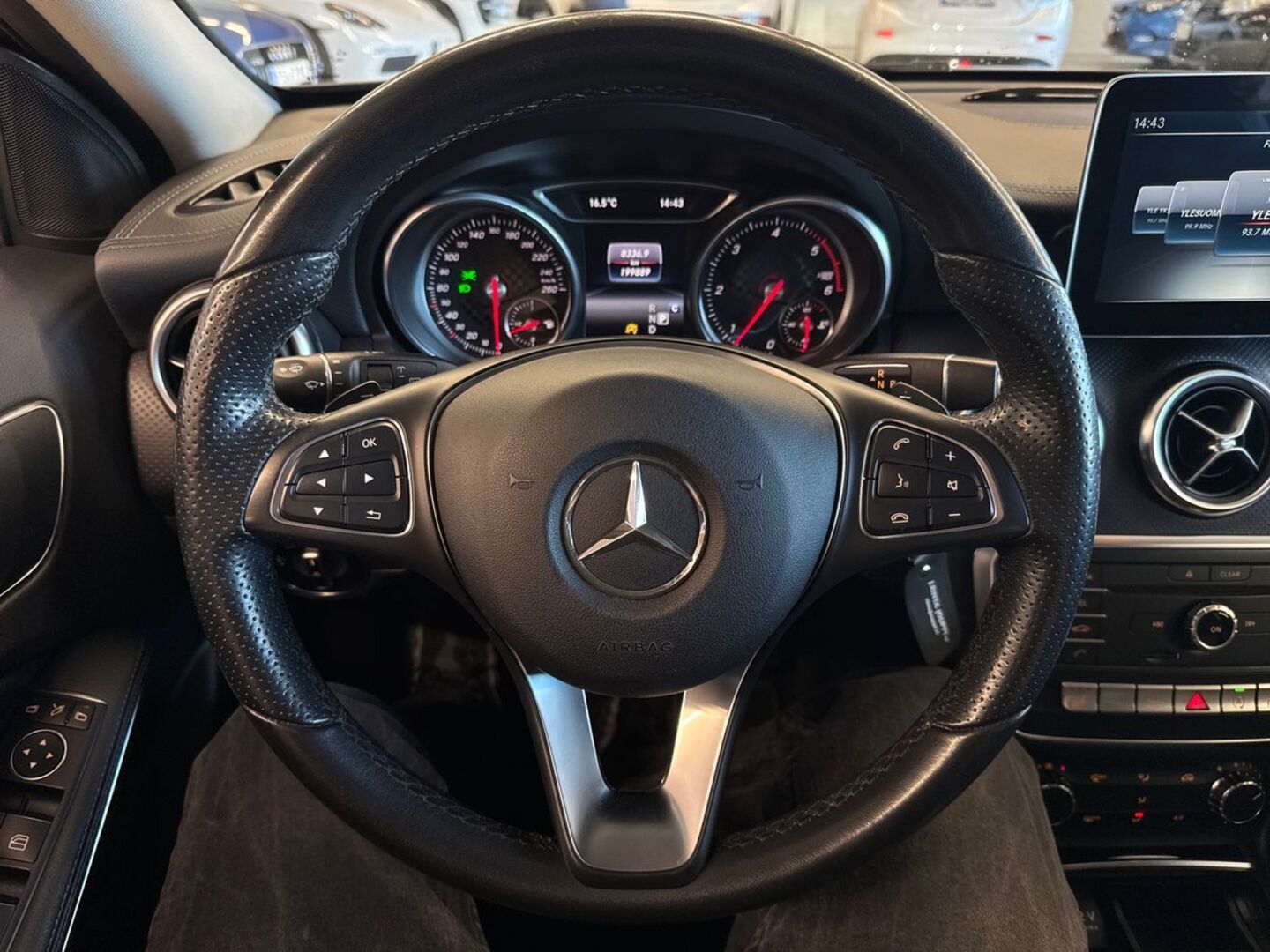 MERCEDES-BENZ A 2017