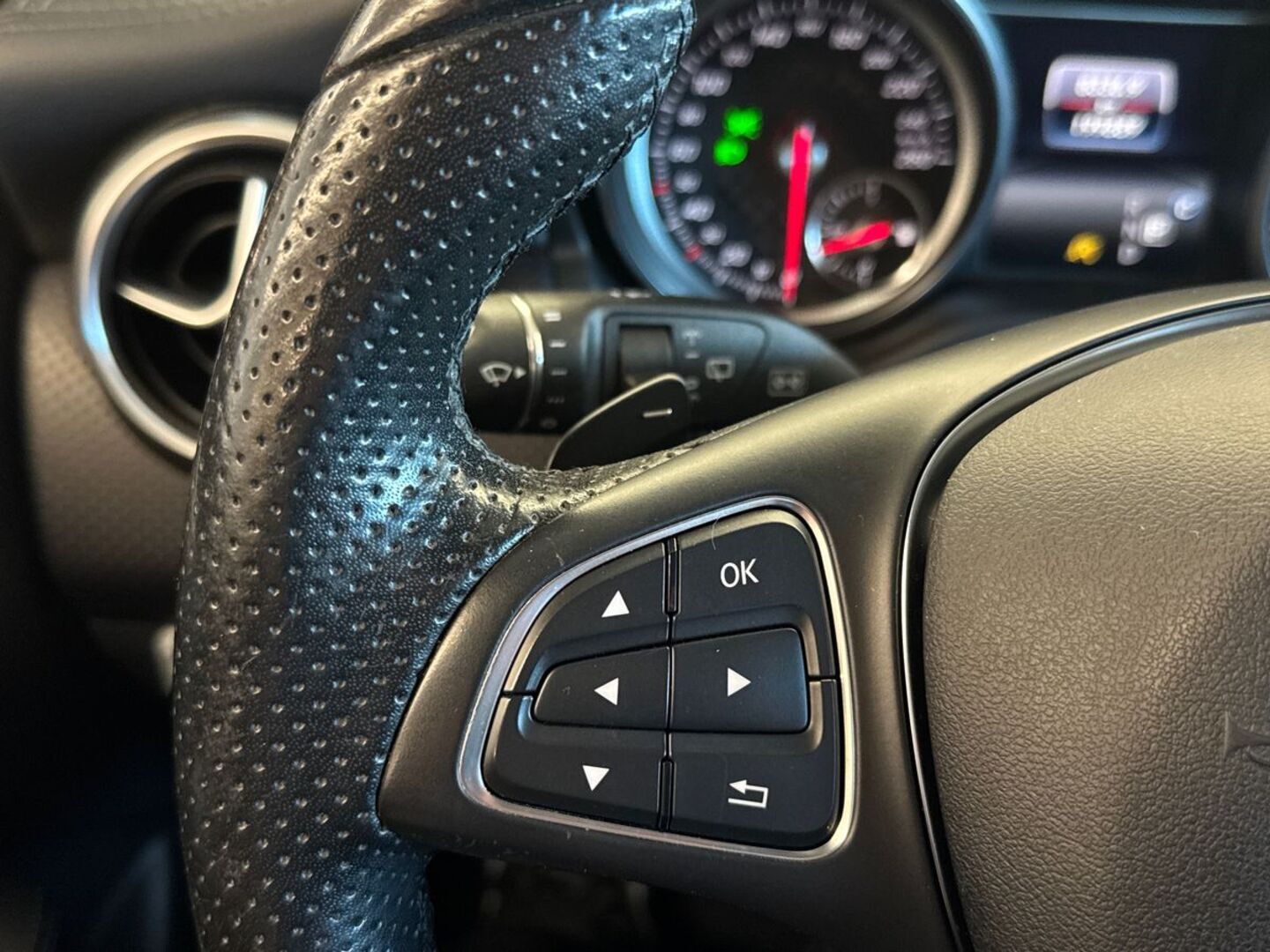 MERCEDES-BENZ A 2017