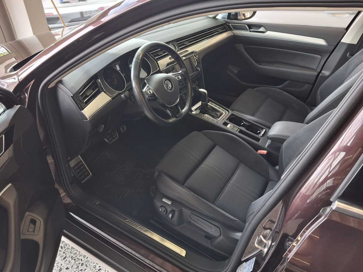 VOLKSWAGEN Passat 2017