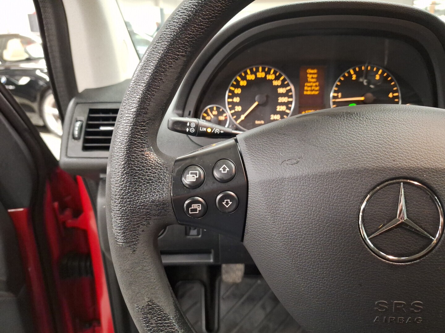 MERCEDES-BENZ A 2010