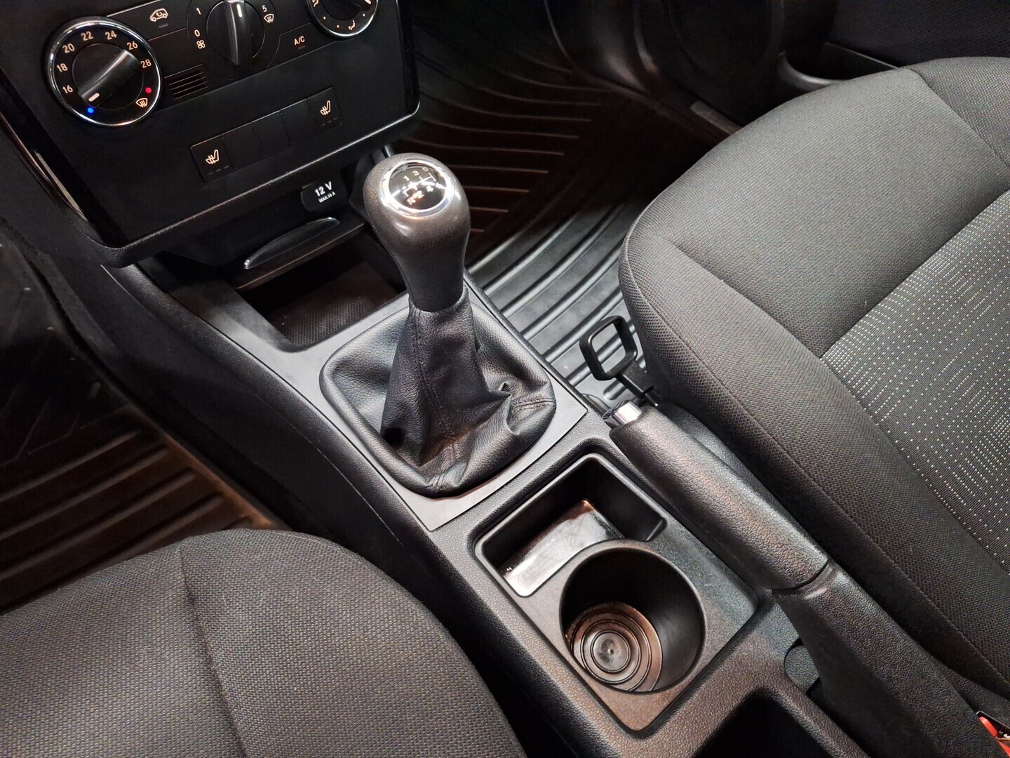 MERCEDES-BENZ A 2010