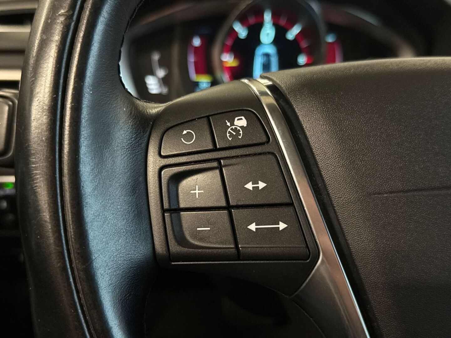 VOLVO V70 17