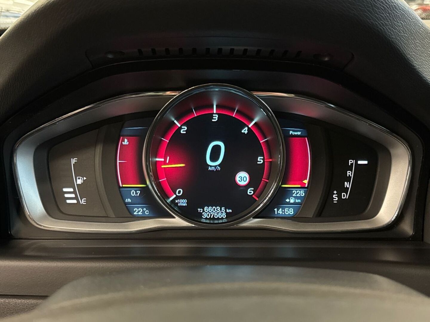 VOLVO V70 19