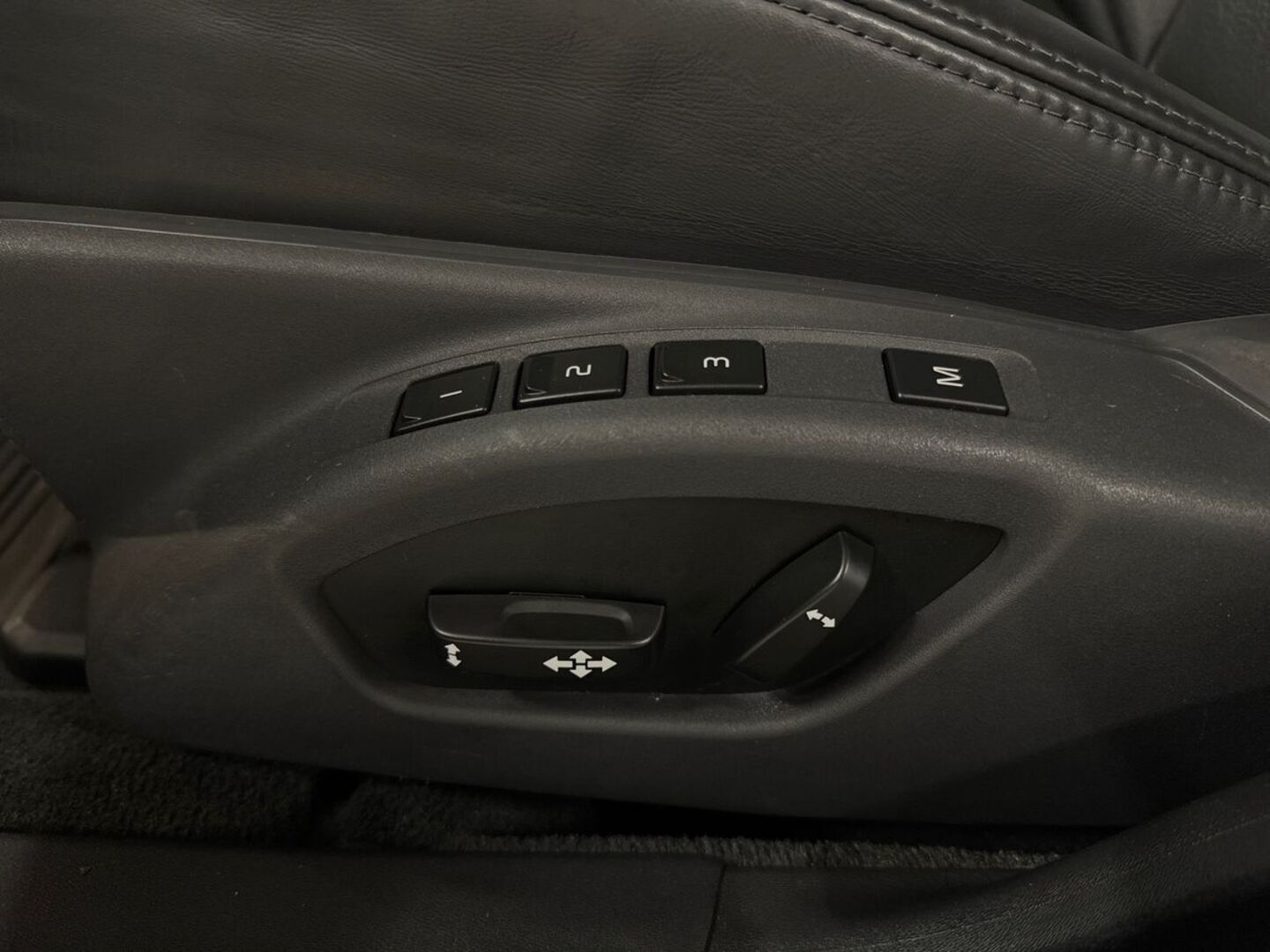 VOLVO V70 22