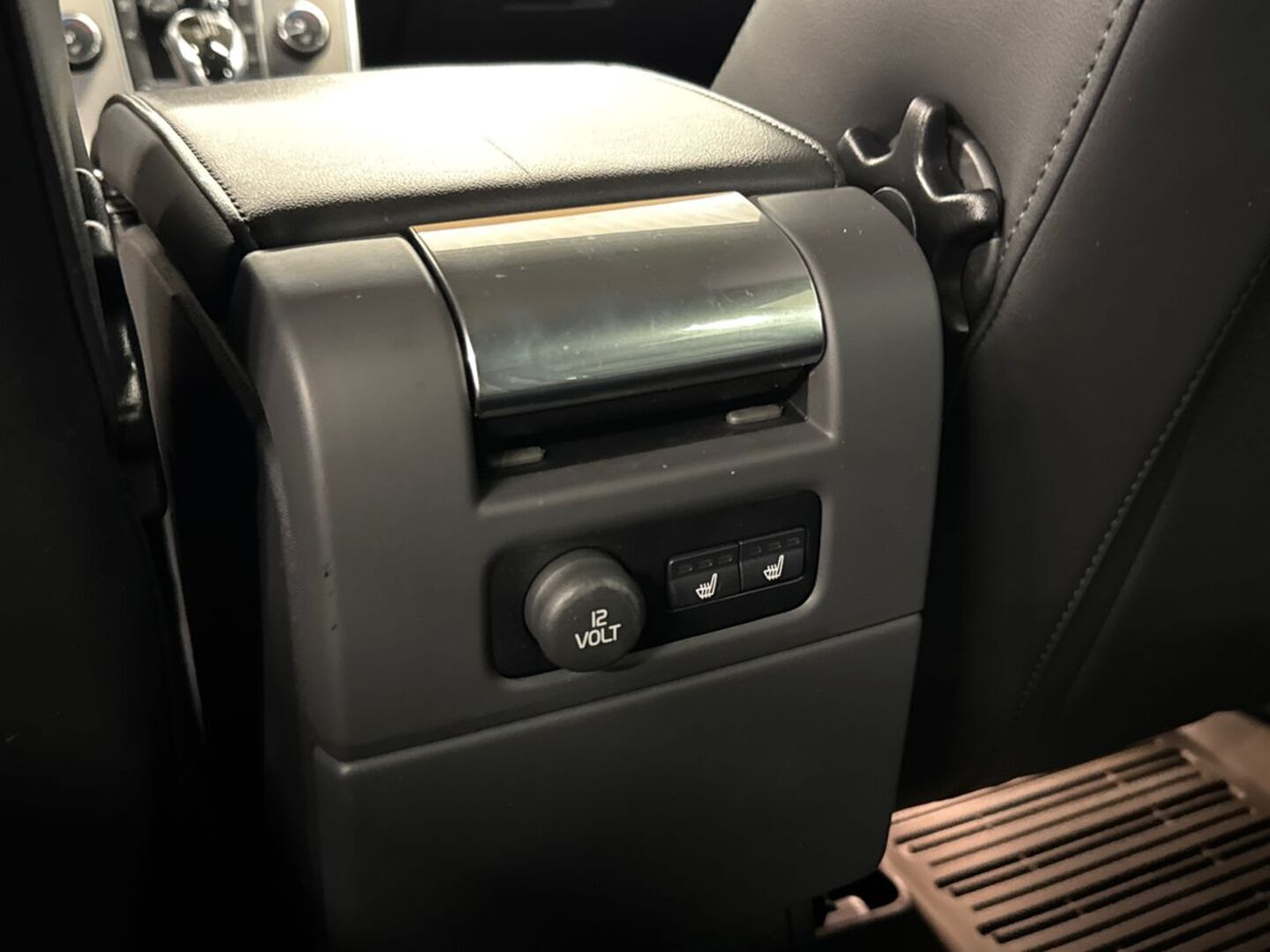 VOLVO V70 27