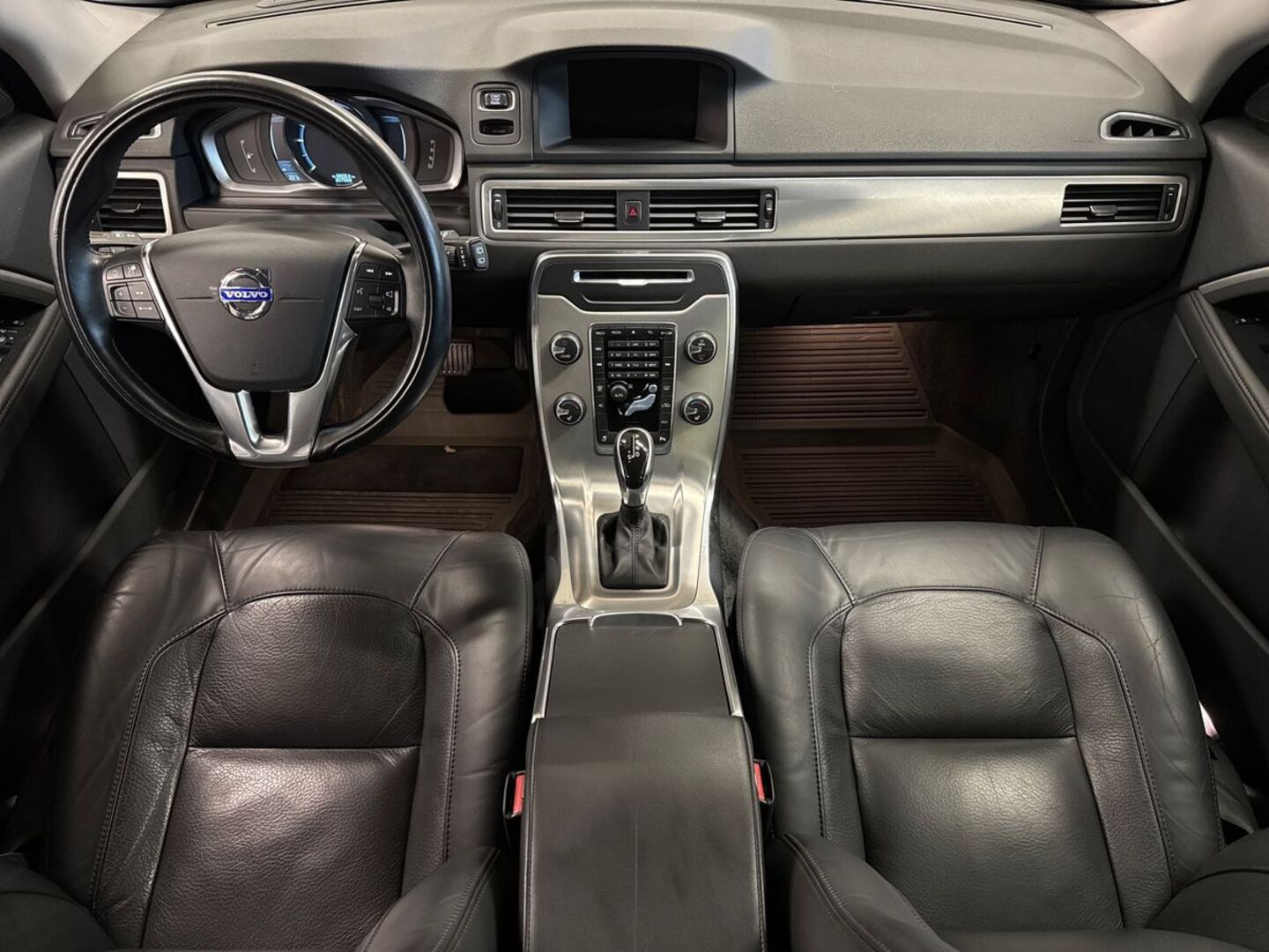 VOLVO V70 28