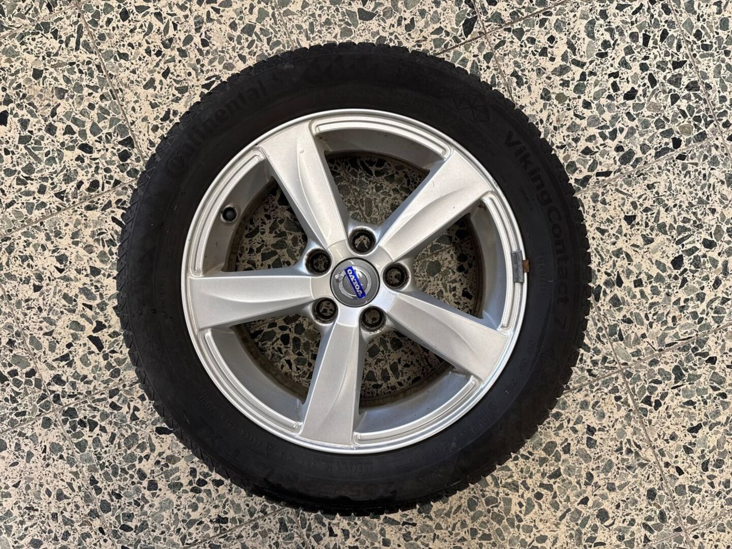 VOLVO V40 28