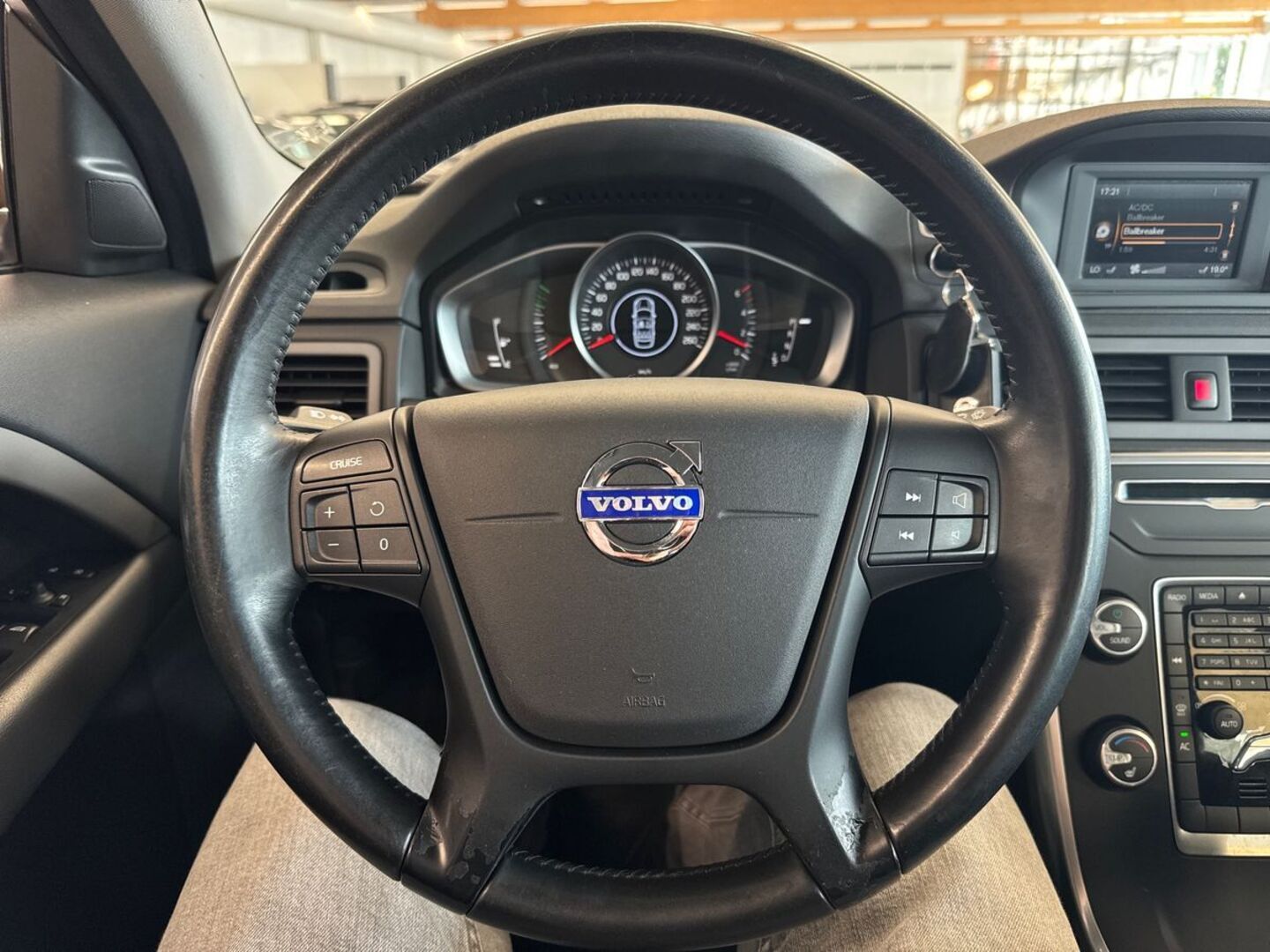 VOLVO XC70 2014