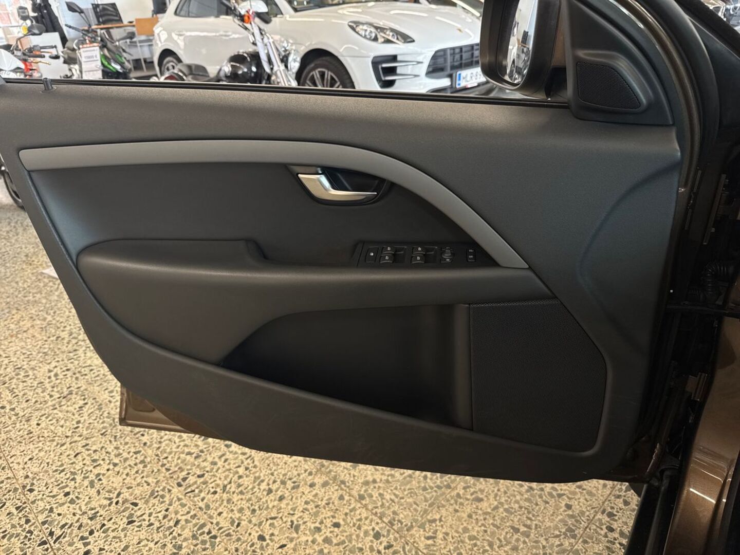 VOLVO XC70 2014