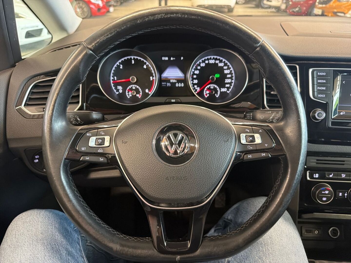 VOLKSWAGEN Golf Sportsvan 2015