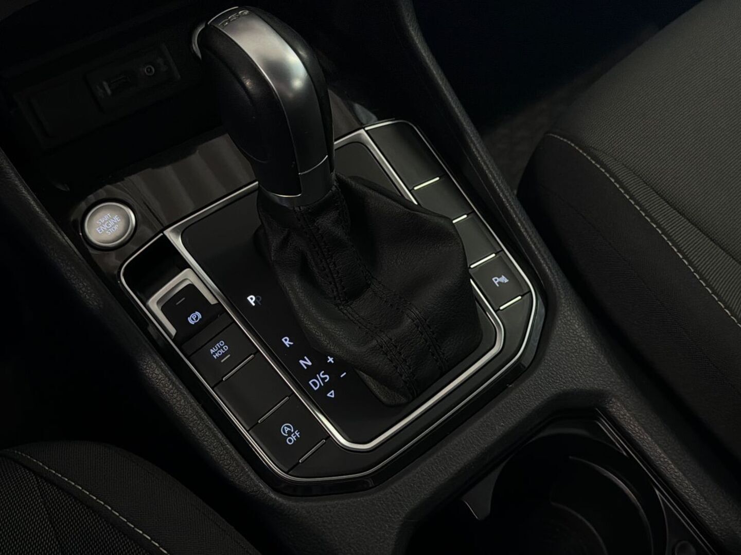 VOLKSWAGEN Golf Sportsvan 2015