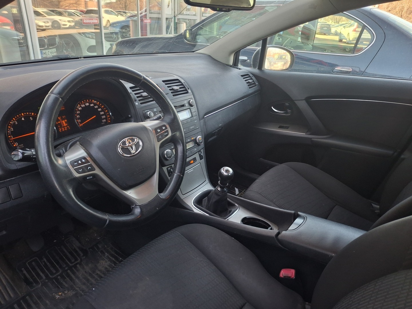 TOYOTA Avensis 2010