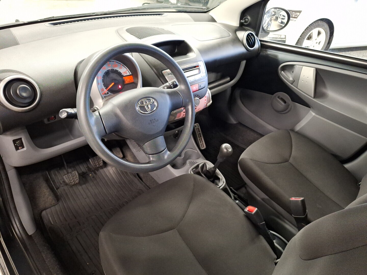 TOYOTA AYGO 2012