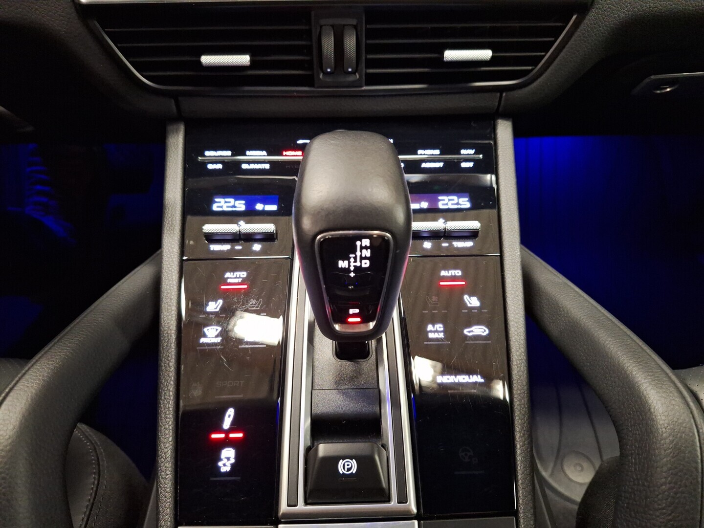 PORSCHE Cayenne 2022