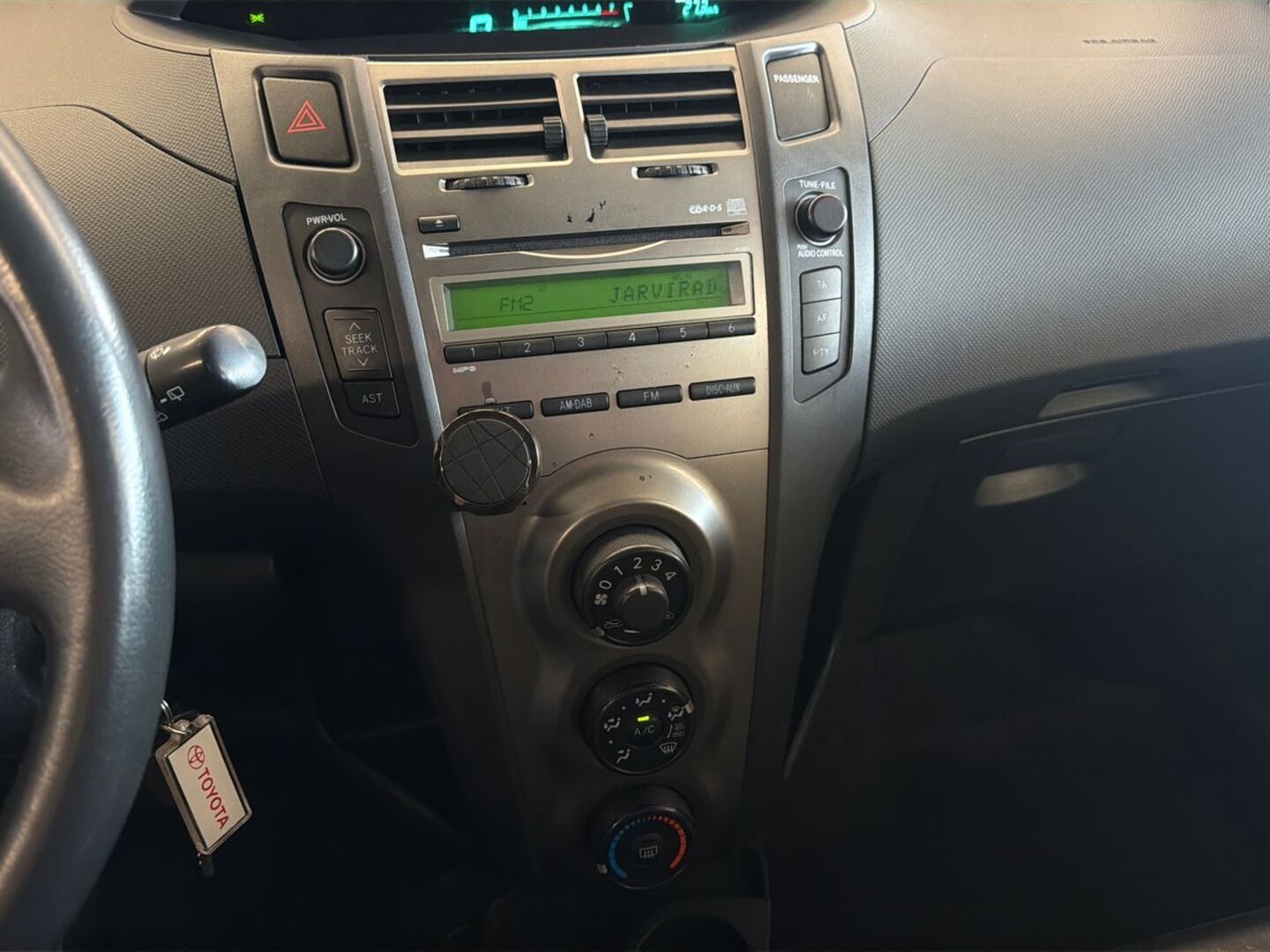 TOYOTA Yaris 2010