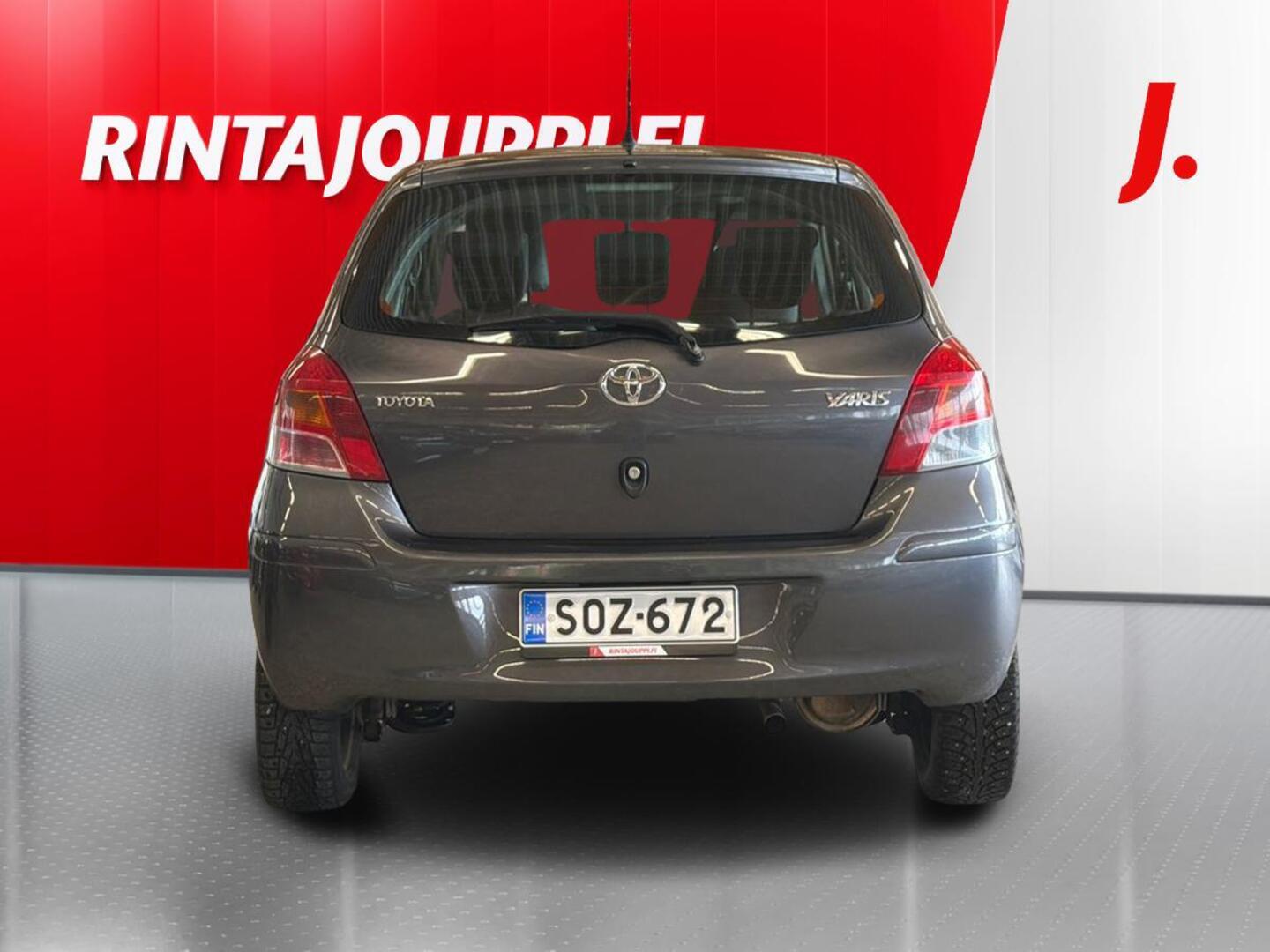 TOYOTA Yaris 2010