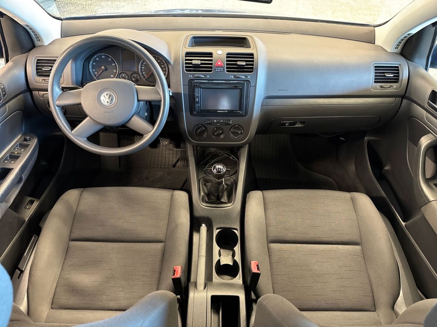 VOLKSWAGEN Golf 2005