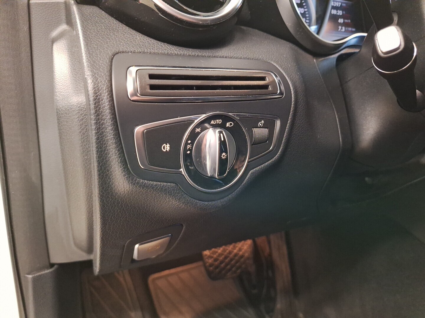 MERCEDES-BENZ C 2015