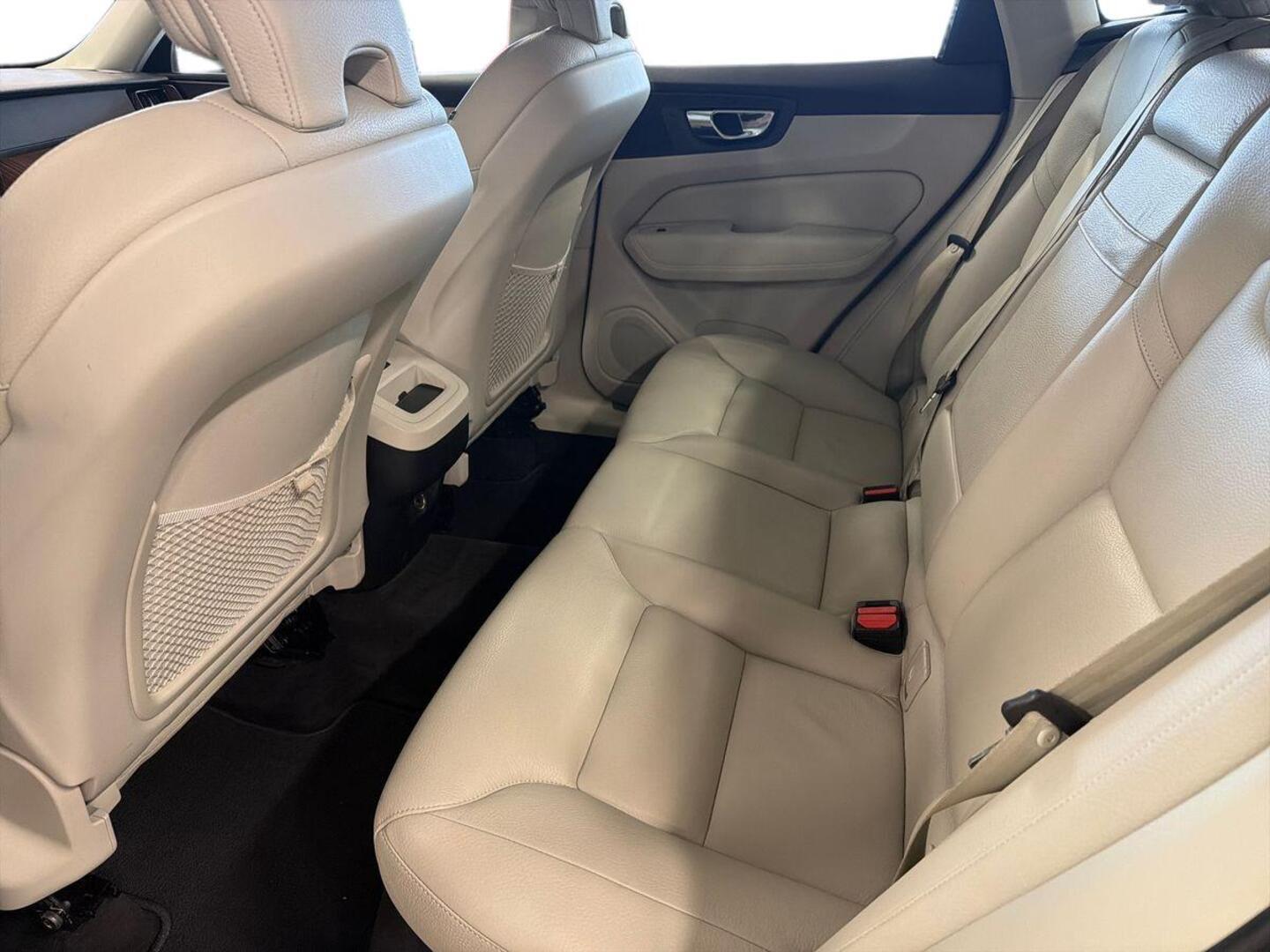 VOLVO XC60 2019
